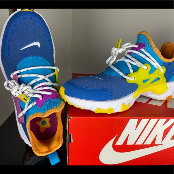 Nike Shoes - Nike React Presto Size 7